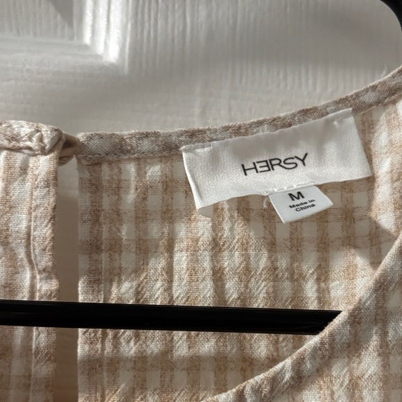 Beige Gingham Short Sleeve Romper - Picture 2 of 3